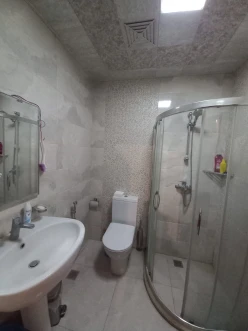 Satılır yeni tikili 3 otaqlı 60 m², Yasamal q.-5