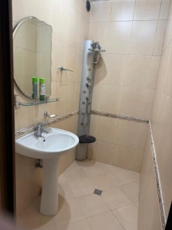 İcarə köhnə tikili 2 otaqlı 60 m²,  İnşaatçılar m.-4