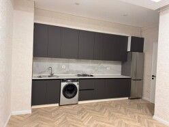 İcarə yeni tikili 3 otaqlı 85 m²,  İnşaatçılar m.-4