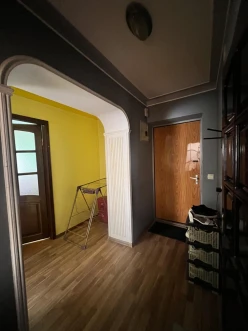 Satılır köhnə tikili 2 otaqlı 60 m²,  İnşaatçılar m.-8