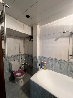 Satılır köhnə tikili 2 otaqlı 60 m²,  İnşaatçılar m.-9