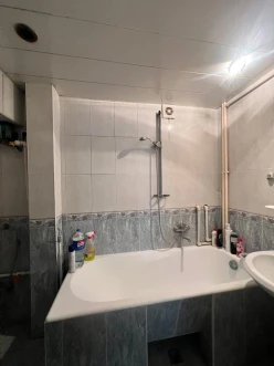 Satılır köhnə tikili 2 otaqlı 60 m²,  İnşaatçılar m.-11