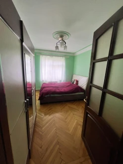 Satılır köhnə tikili 2 otaqlı 60 m²,  İnşaatçılar m.-3