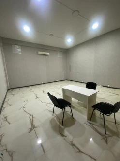 İcarə ofis 2 otaqlı 45 m², 28 May m.-4