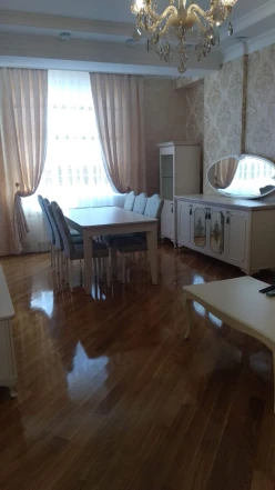 İcarə yeni tikili 2 otaqlı 80 m²,  Xətai-3