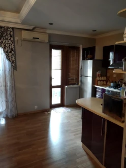 Satılır köhnə tikili 3 otaqlı 100 m², Yasamal r.-5