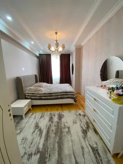 Satılır yeni tikili 4 otaqlı 118 m², İnşaatçılar m.-3