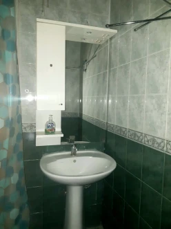 İcarə köhnə tikili 3 otaqlı 91 m², Elmlər Akademiyası m.-11