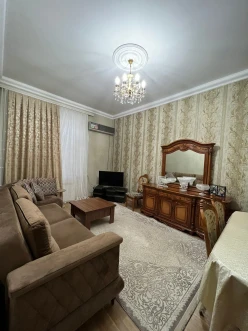 Satılır ev/villa 3 otaqlı 100 m², Azadlıq prospekti m.-3