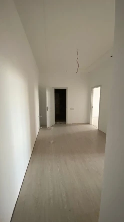 Satılır yeni tikili 2 otaqlı 68 m², Saray q.-8