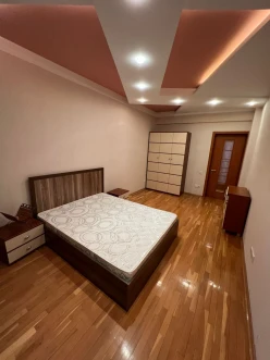 İcarə yeni tikili 4 otaqlı 210 m², Gənclik m.-11