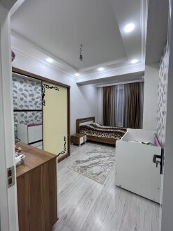 Satılır köhnə tikili 2 otaqlı 60 m²,  Bakıxanov-5