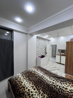 Satılır köhnə tikili 2 otaqlı 60 m²,  Bakıxanov-4
