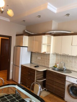 Satılır yeni tikili 2 otaqlı 98 m², İnşaatçılar m.-3 Satılır yeni tikili 2 otaqlı 98 m², İnşaatçılar m.-3