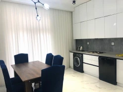 İcarə yeni tikili 4 otaqlı 180 m², Ağ şəhər q.-14