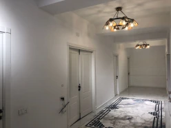 İcarə yeni tikili 4 otaqlı 180 m², Ağ şəhər q.-5