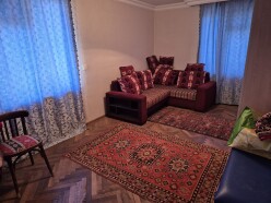 Satılır köhnə tikili 1 otaqlı 35 m²,  Elmlər Akademiyası m.-2