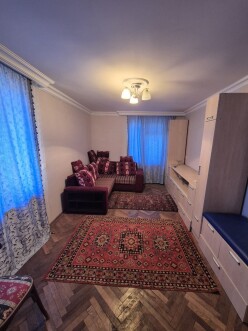 Satılır köhnə tikili 1 otaqlı 35 m²,  Elmlər Akademiyası m.