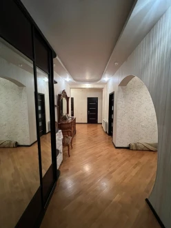 Satılır yeni tikili 3 otaqlı 122 m², İnşaatçılar m.-5