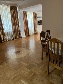 İcarə yeni tikili 5 otaqlı 250 m², Yasamal r.-3