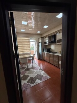 İcarə yeni tikili 3 otaqlı 125 m²,  Nizami m.-2