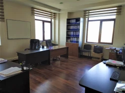 İcarə ofis 11 otaqlı 420 m², 28 May m.-6