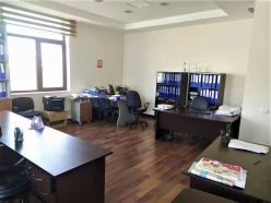 İcarə ofis 11 otaqlı 420 m², 28 May m.-19