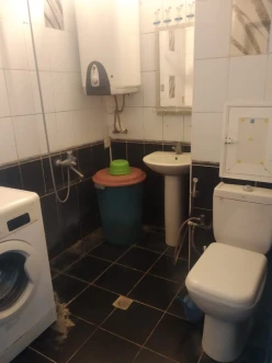 Satılır yeni tikili 2 otaqlı 40 m², İnşaatçılar m.-5