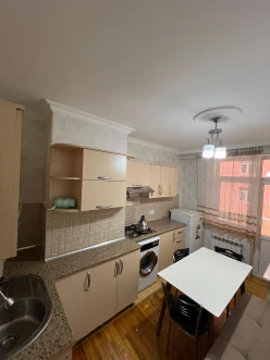 Satılır yeni tikili 1 otaqlı 45 m²,  İnşaatçılar m.-3