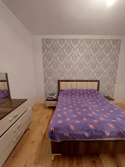 Satılır köhnə tikili 3 otaqlı 130 m², Buzovna q-8