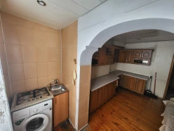 Satılır köhnə tikili 2 otaqlı 60 m², İnşaatçılar m.-7