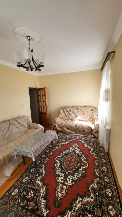 Satılır köhnə tikili 2 otaqlı 60 m², İnşaatçılar m.-5