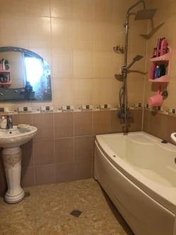 Satılır yeni tikili 3 otaqlı 115 m², İnşaatçılar m.-9