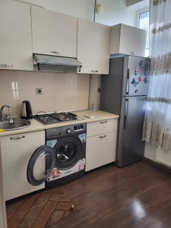 İcarə yeni tikili 1 otaqlı 40 m²,  İnşaatçılar m.-10