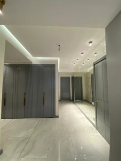 Satılır yeni tikili 3 otaqlı 107 m², İnşaatçılar m.-7