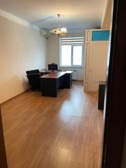 İcarə ofis 18 otaqlı 520 m², Memar Əcəmi m.-19