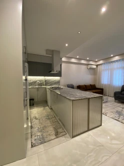 Satılır yeni tikili 3 otaqlı 107 m², İnşaatçılar m.-8