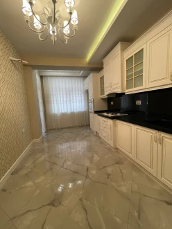 Satılır yeni tikili 4 otaqlı 169 m², 28 May m.-8