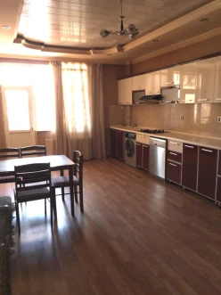 Satılır yeni tikili 3 otaqlı 130 m², Yasamal r.-4