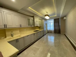 Satılır yeni tikili 4 otaqlı 221 m², Şah İsmayıl Xətai m.-13 Satılır yeni tikili 4 otaqlı 221 m², Şah İsmayıl Xətai m.-13