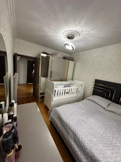 Satılır köhnə tikili 3 otaqlı 70 m², Qaraçuxur q.-4