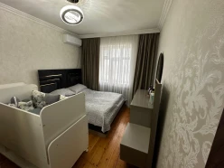 Satılır köhnə tikili 3 otaqlı 70 m², Qaraçuxur q.-7