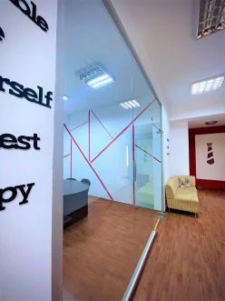 Satılır ofis 4 otaqlı 130 m², Nərimanov r.-4