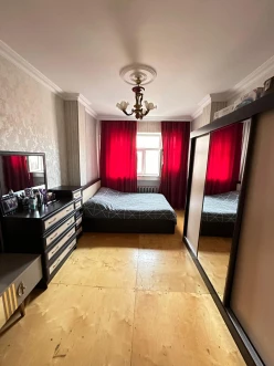 Satılır köhnə tikili 3 otaqlı 70 m², Qaraçuxur q.-8