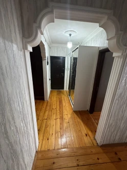 Satılır köhnə tikili 3 otaqlı 70 m², Qaraçuxur q.-3