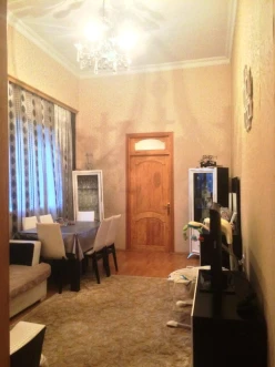 Satılır köhnə tikili 3 otaqlı 70 m², Yasamal r.-2