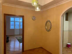 Satılır yeni tikili 2 otaqlı 85 m², İnşaatçılar m.-8