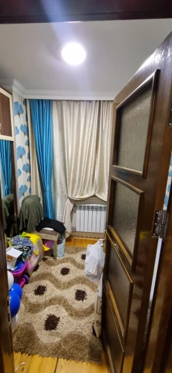 Satılır köhnə tikili 3 otaqlı 45 m², İnşaatçılar m.-4