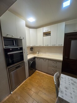 Satılır köhnə tikili 4 otaqlı 110 m²,  Yeni Günəşli-6