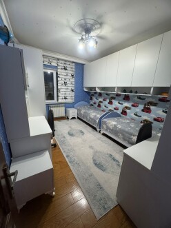 Satılır köhnə tikili 4 otaqlı 110 m²,  Yeni Günəşli-10